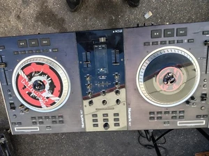 Numark NS7 DJ Controller *Parts Only* Unit Powers On/ With Cord - Picture 1 of 15