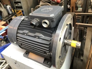 2.2 Kw 3 Phase Electric Motor Duel Voltage - Picture 1 of 5