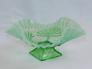 Antique c 1905 Green Opalescent BEADED FAN Jefferson Glass Bowl Square Base - Picture 1 of 8