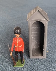 Vintage 1962 Britains Ltd. Set 329 Centinela Caja con At Ease Soldier - Imagen 1 de 1