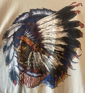Indianerhäuptling Indianer Feder Kopfschmuck Häuptling Unisex 2XL T-Shirt - Bild 1 von 3