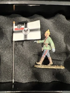 2007 KING & COUNTRY FW007 WWI German Prussian Flagbearer (Retired) The Great War - Picture 1 of 10