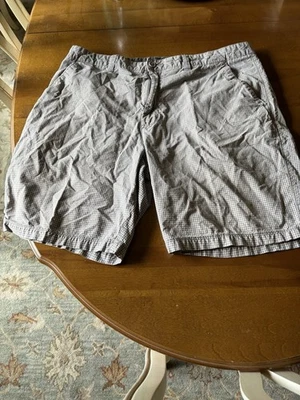 Quicksilver Watermen Collection men’s shorts waist size 40 with 9 3/4 inseam. Foto 1 de 4
