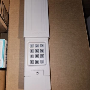 Chamberlain Universal Garage Door Wireless Keypad KLIK2U-P2 NEW 3419 - Picture 1 of 2