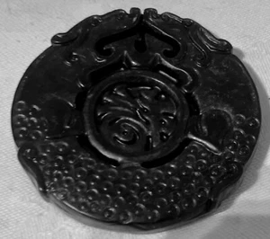 Old Chinese Black Jade/Green Amulet Well Carved Lovely Family Estate Piece SALE - Picture 1 of 3