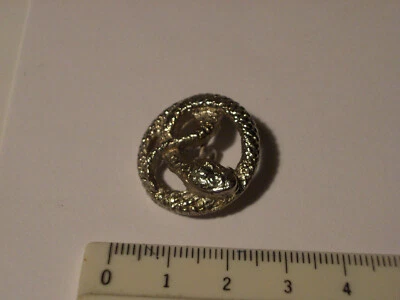 BOTTONE METALLO SERPENTE METALLO COLOR ARGENTO OPACO ARTIGIANALE DIAMETRO 2,3 CM - Immagine 1 di 3