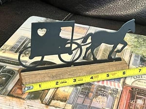 WOOD & METAL SCULPTURE ( “AMISH HORSE & BUGGY WITH HEART DESIGN “ ) - Picture 1 of 6