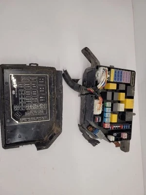 HYUNDAI ELANTRA 2001-03 caja de fusibles compartimento del motor 918402DA00        Foto 1 de 4