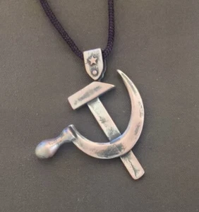 Vintage handmade communist emblem battle damaged sickle hammer pendant - Picture 1 of 11