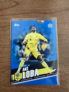 Topps MLS Ake Loba 2022 azul paralelo 69/99 novato - Imagen 1 de 2