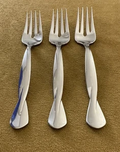 (3) Salad Forks ONEIDA USA TORSADE Stainless Flatware Glossy - Picture 1 of 14