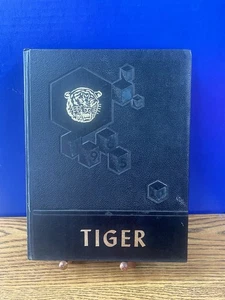 VTG . Tipton, Oklahoma School 1965 "The Tiger" Annual Year Book #25-70 - Bild 1 von 17