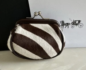 NUEVO MONEDERO COACH VINTAGE CEBRA BECERRO MINI KISSLOCK - Imagen 1 de 14