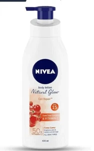 NIVEA Lozione corpo naturale Glow & Smoother - 50 ml, SPF 15, riparazione danni alla pelle  - Foto 1 di 4