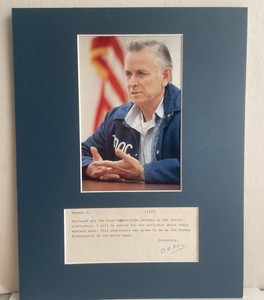 Convicted ASSASSIN James Earl Ray, autograph note and photograph  w/COA