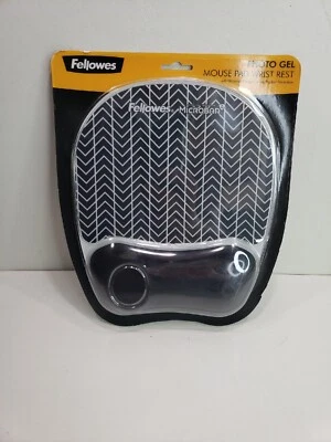 Fellowes Photo Gel Wrist Rest with Microban Black/White - Image 1 of 4