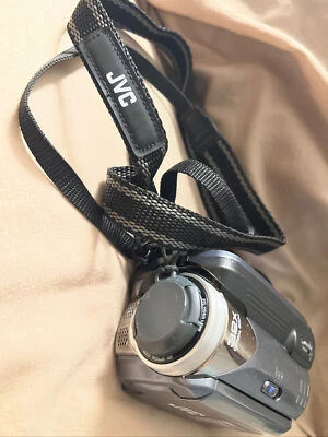 *AS IS* JVC Everio GZ-MG27U 20GB Hard Disk HDD Camcorder 20GB 9-4.5 - Image 1 of 4