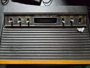 Consola de sistema informático de video Atari CX-2600 | Perilla de reinicio rota - Imagen 1 de 3