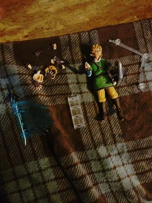 Zelda Link Figma Action Figure With Accessories Great Condition - Image 1 of 4