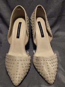 Zapatos de salón French Connection nude con punta Maggie tachonados sin cordones talla 8 - Imagen 1 de 13
