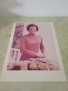 First Lady Betty Ford signed / autographed 8" X 11" - Picture 1 of 3