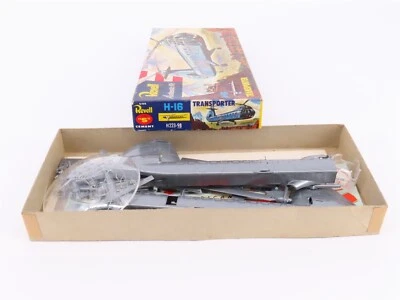 Revell Kit #H223-98 US Air Force H-16 Piasecki Transporter Helicopter - Image 1 of 4