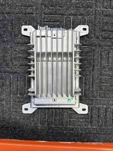 2009 - 2012 Chevrolet Corvette OEM Bose Premium Sound Radio Amplifier 20934652 - Picture 1 of 4