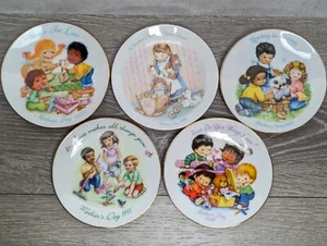 Avon - Mini Mothers Day Decorative Plates - (1988, 1989, 1991, 1992, 1993) - Picture 1 of 3