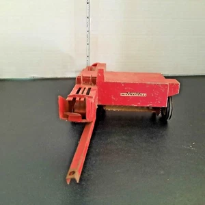 Ertl International Baler 1/16 Diecast Farm Implements Replica - Picture 1 of 7