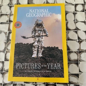 Pictures of the Year National Geographic Magazine December 2022 - Picture 1 of 1