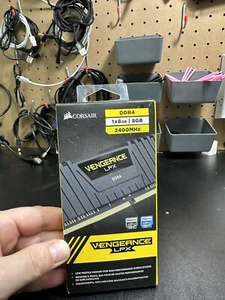 Corsair Vengeance LPX 8GB (1x8GB) DDR4 2400 (PC4-19200) Memory... - Picture 1 of 2
