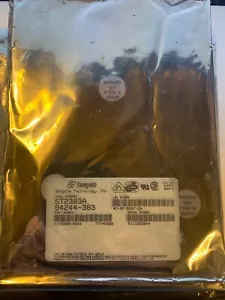 VINTAGE SEAGATE:ST2383A WREN VIHH 338MB 5.25"/HH IDE / AT hard drive SEE DISCRT - Picture 1 of 3