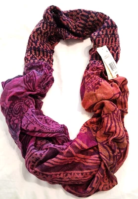 Colección Eighteen Infinity Bufanda Rosa Púrpura Ombre Tejido Maximalista Foto 1 de 4