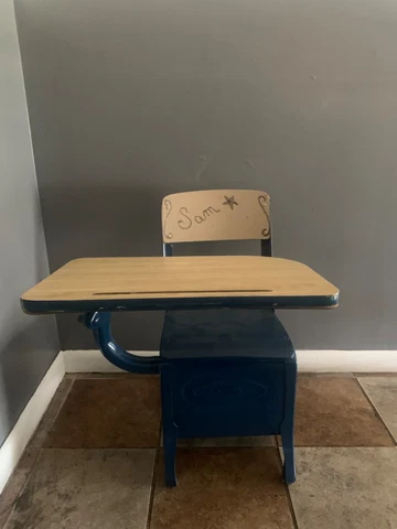 1 VINTAGE Heavy Duty Metal & Wood Vintage Child's School Desk with Cubby Hole Cover