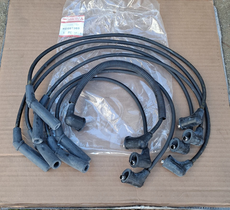 1987 1988 1989 Plymouth Dodge Chrysler 3,0 L Nuevo de Lote Antiguo MoPar Juego de cables de bujía Foto 1 de 1