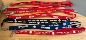 SDCC 8 cordini (3 Dexter, 1 Mattel), Dexter Pin + Temp Tattoo, Tomb Raider ALTRO - Foto 1 di 6
