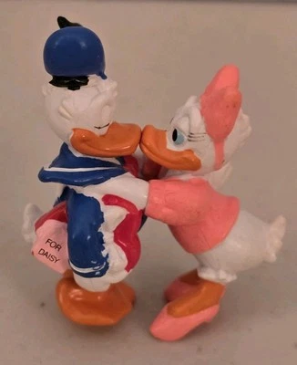 Disney Donald & Daisy Duck Valentines Hug & Kissing  PVC Applause Figure 2.25” - Image 1 of 3