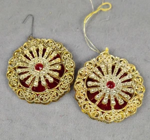 2 adornos navideños vintage estilo broche copo de nieve tono rojo y dorado - Imagen 1 de 10