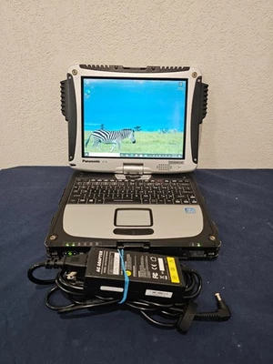 Portátil resistente Panasonic Toughbook CF-19 (i5-3340M, 8 GB/250 GB SSD, Win10) Foto 1 de 4