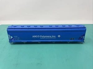 Atlas HO - 5701 Centerflow Hopper - Missing Trucks No Package - ARCO KCIX - Picture 1 of 4