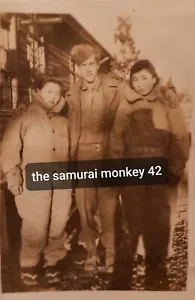 Segunda Guerra Mundial Japonesa EE. UU. foto original SOLDADOS con chicas japonesas después de la guerra - Imagen 1 de 3