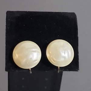 "Pendientes con clip de botones Richelieu blancos retro boho modernista de mediados de siglo 0,75" - Imagen 1 de 11