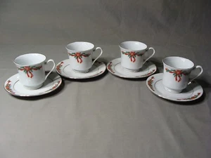 4 Tienshan Fine China Christmas Cups & 4 Saucers, Poinsettia & Ribbons Pattern - Picture 1 of 7
