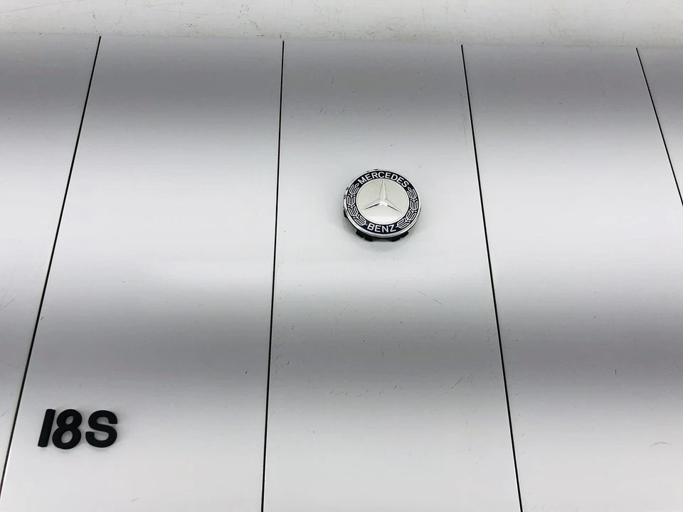 MERCEDES BENZ E350 ARO RODA RAIO CENTRO CUBO TAMPA CAVIDADE FABRICANTE DE EQUIPAMENTO ORIGINAL - Imagem 1 de 4