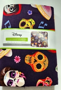 Disney COCO & Friends Halloween Totenköpfe Baumwollstoff für Maske, Hund Schal oder Quilt - Bild 1 von 7