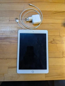 iPad Air 2 64 GB Silber-Weiß 24,64 cm (9,7 Zoll) - Bild 1 von 2