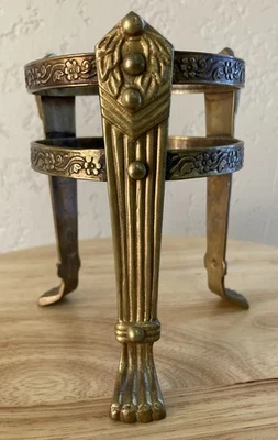 Olla/vela/bola pequeña con pie de garra de latón Art Deco vintage? Soporte Soporte India Foto 1 de 4