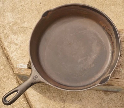 Vollrath Cast Iron Skillet #8 10" Antique Vintage Heat Ring Pan Double Spout - Image 1 of 4