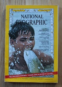 National Geographic abril 1968; Montagnards; Países Bajos; Pescadores; Dory - Imagen 1 de 18