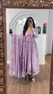 Stunning Look Faux Georgette Lavender Top And Bottom With Dupatta For Reception - Bild 1 von 12